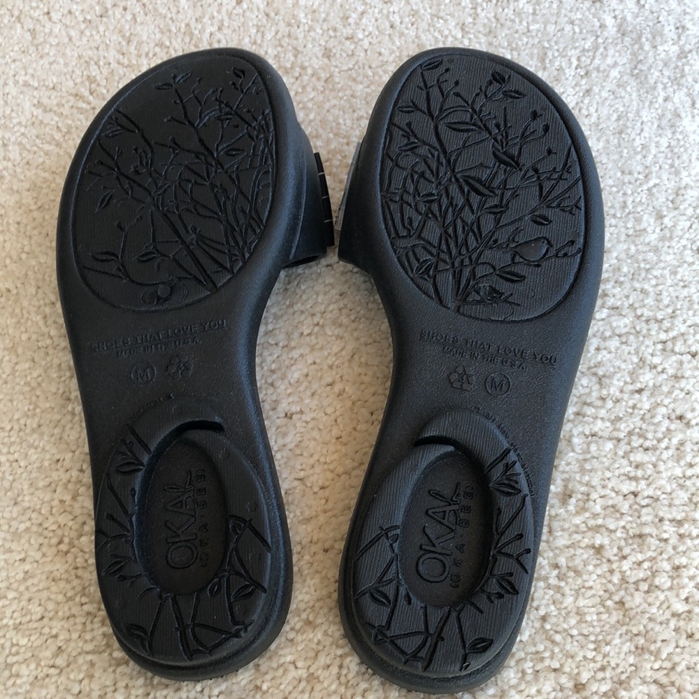 OKA b. NEW black slides that have black bows with white stripes - Picture 5 of 8